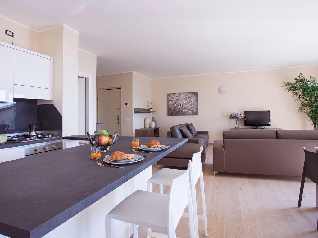 Ossuccio Grande C Home With Pool Sleeps 12 By Italian Apartments Como Luaran gambar