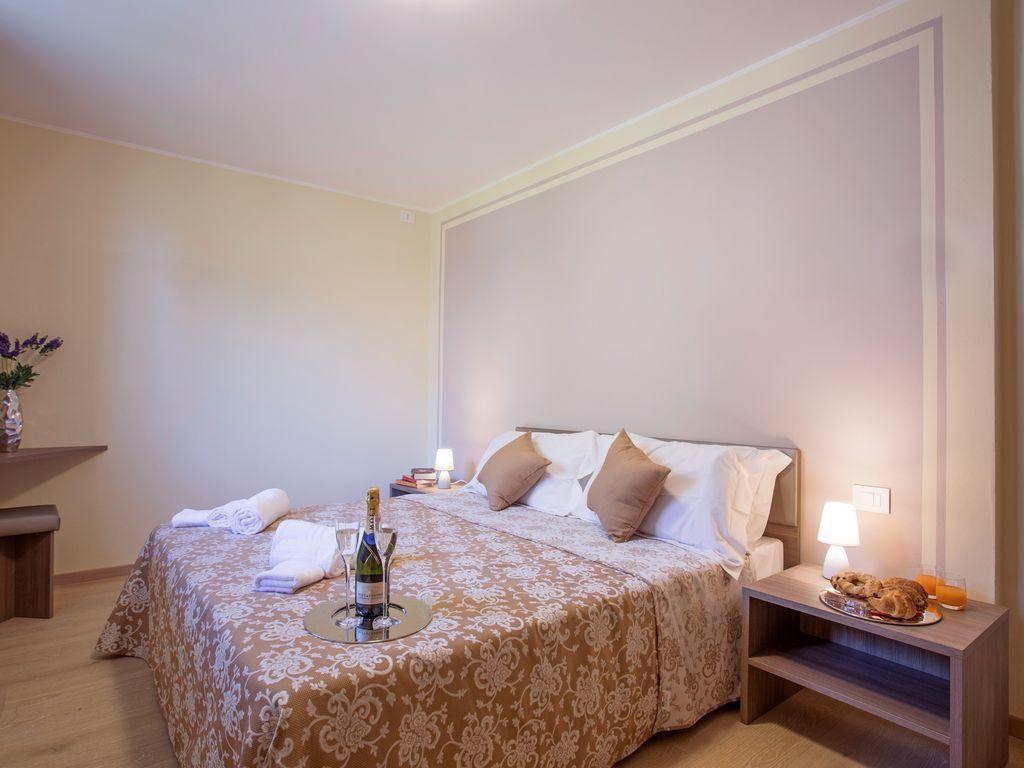 Ossuccio Grande C Home With Pool Sleeps 12 By Italian Apartments Como Luaran gambar