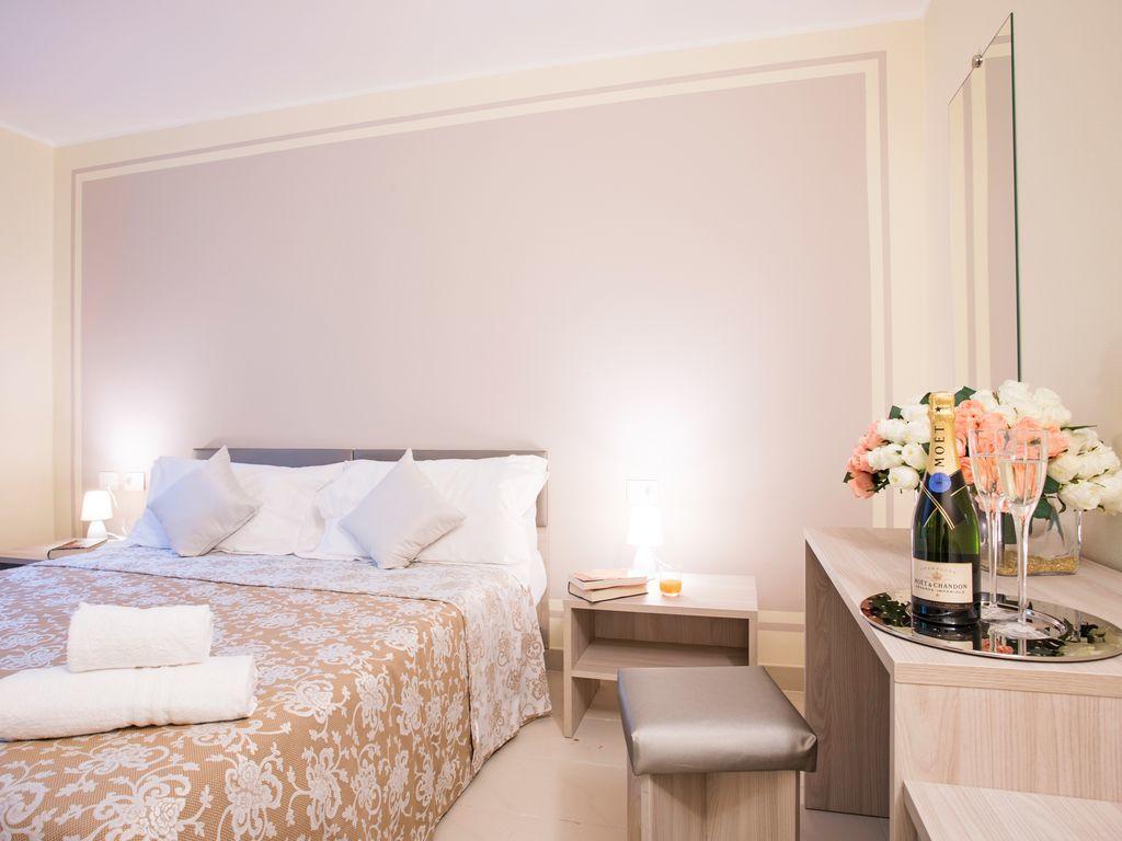 Ossuccio Grande C Home With Pool Sleeps 12 By Italian Apartments Como Luaran gambar
