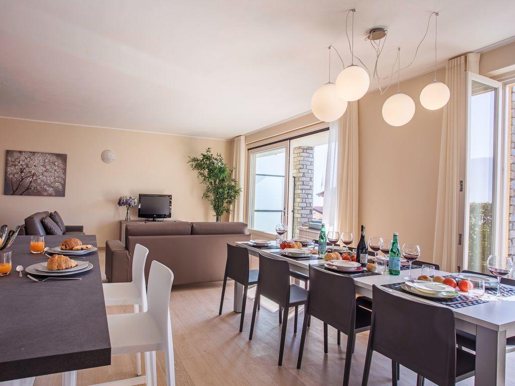 Ossuccio Grande C Home With Pool Sleeps 12 By Italian Apartments Como Luaran gambar
