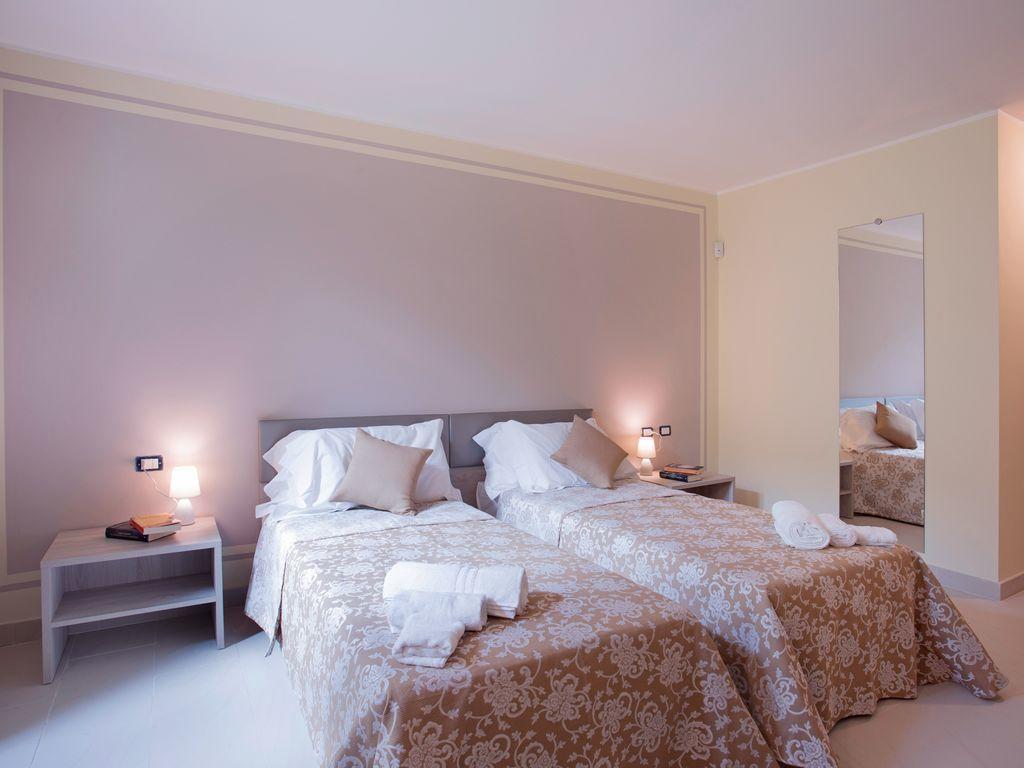 Ossuccio Grande C Home With Pool Sleeps 12 By Italian Apartments Como Luaran gambar