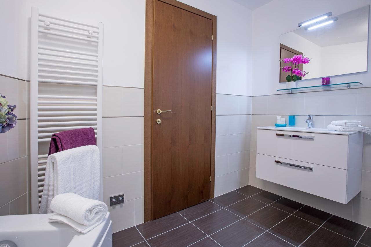 Ossuccio Grande C Home With Pool Sleeps 12 By Italian Apartments Como Luaran gambar