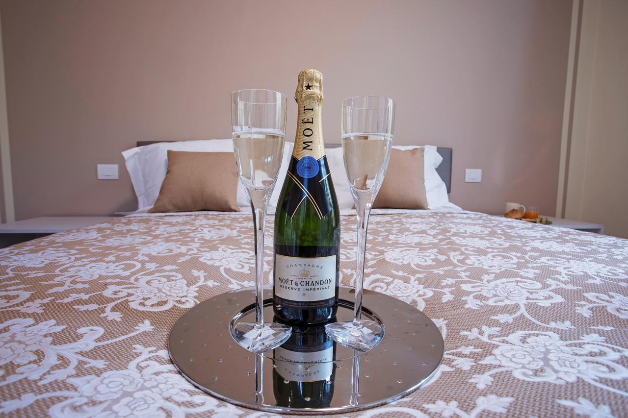 Ossuccio Grande C Home With Pool Sleeps 12 By Italian Apartments Como Luaran gambar