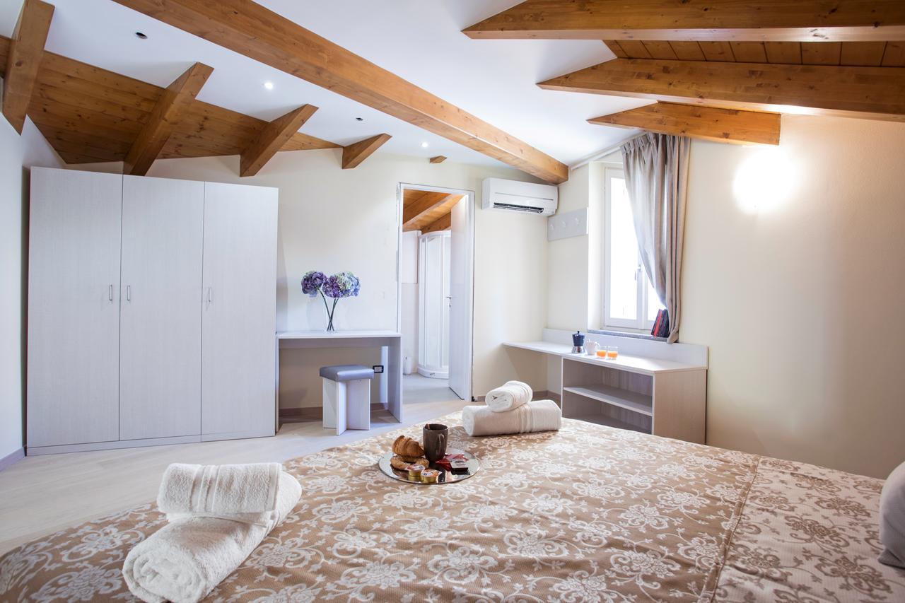 Ossuccio Grande C Home With Pool Sleeps 12 By Italian Apartments Como Luaran gambar