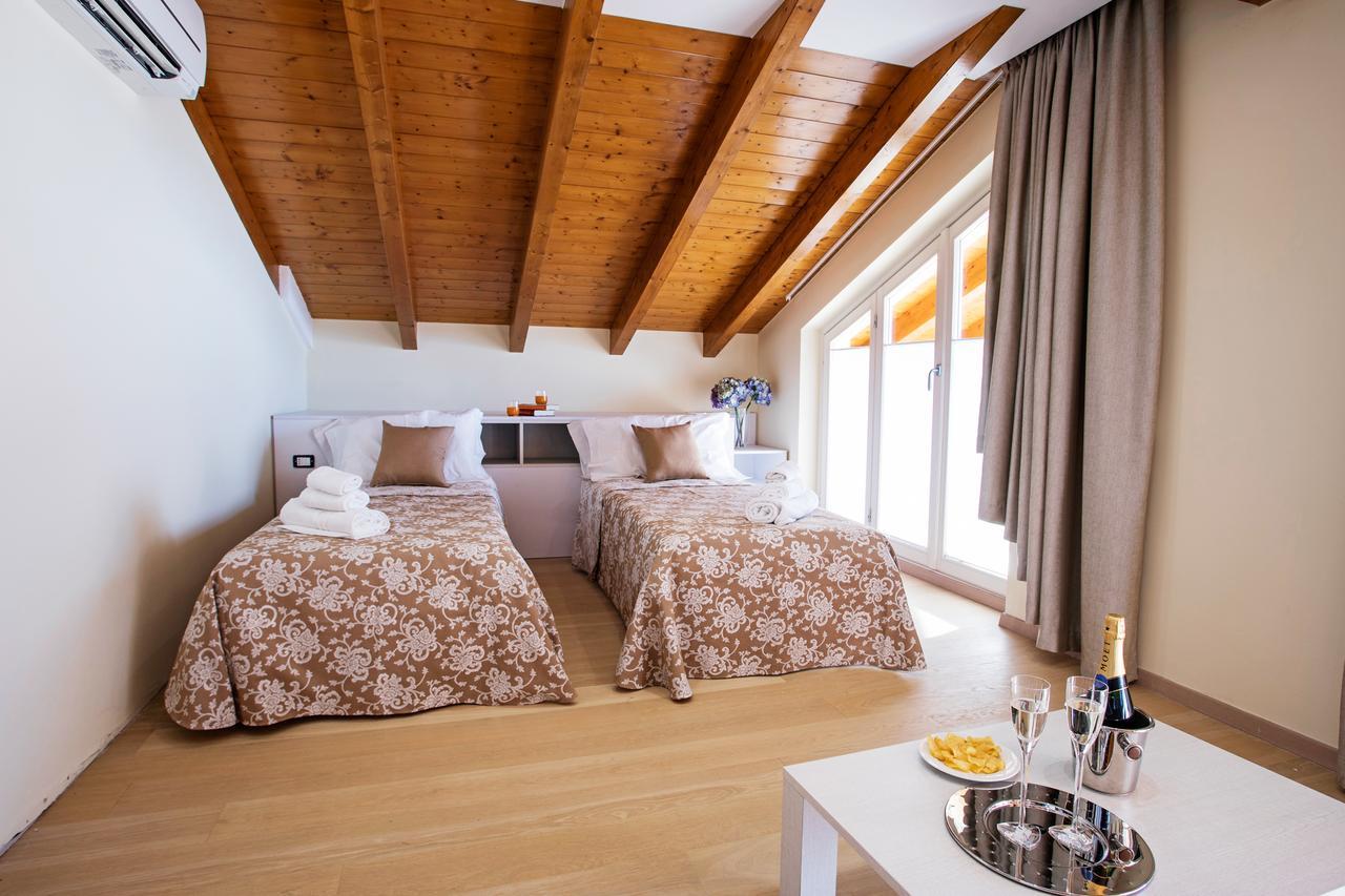 Ossuccio Grande C Home With Pool Sleeps 12 By Italian Apartments Como Luaran gambar